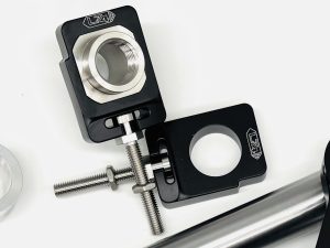 Yamaha R9 2025+ Captive axel block set